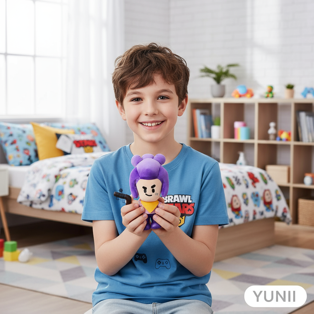 Enfant tenant la petite peluche Brawl Stars 22 cm - YUNII